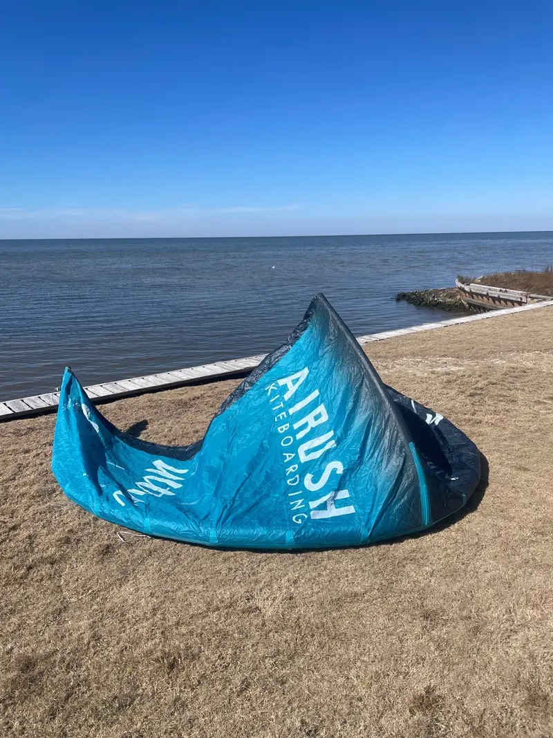 Airush Ultra V4 8m Kite – Gently Used
