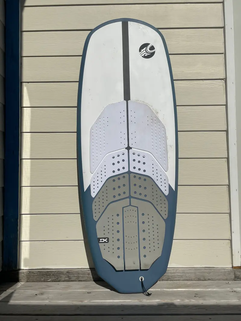 Cabrinha Code 2023 – 5’5″ Pre-Owned Kiteboard