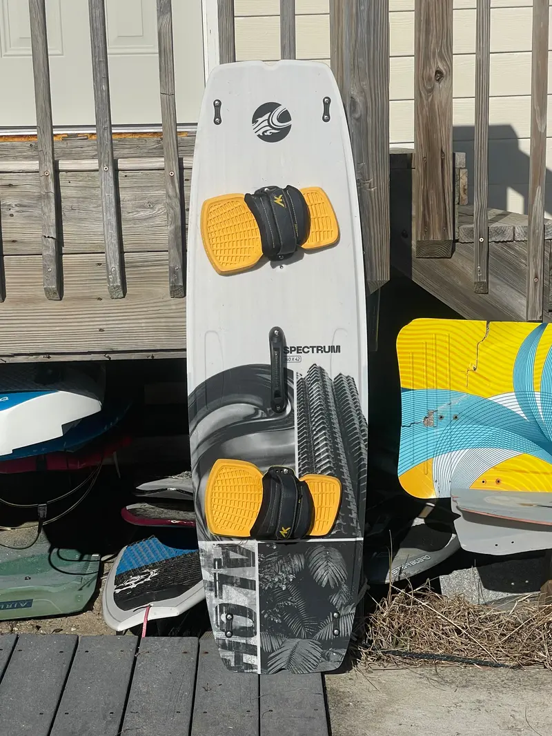 Cabrinha Spectrum – 140cm Pre-Owned Twin-Tip Kiteboard