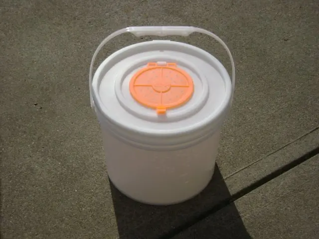Challenge 3.5-Gallon Utility Bucket with Snap-On Lid