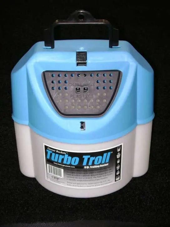 Challenge Troll Bucket – Heavy-Duty Plastic Bait Bucket with Handle