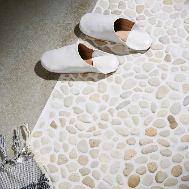 Ivory Samoa Pebble Mosaic – Soft-Tone Natural Stone Tile