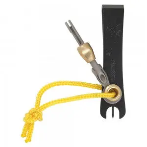 Knot-Tying Nippers with Built-In Bobbin and Hook Threader