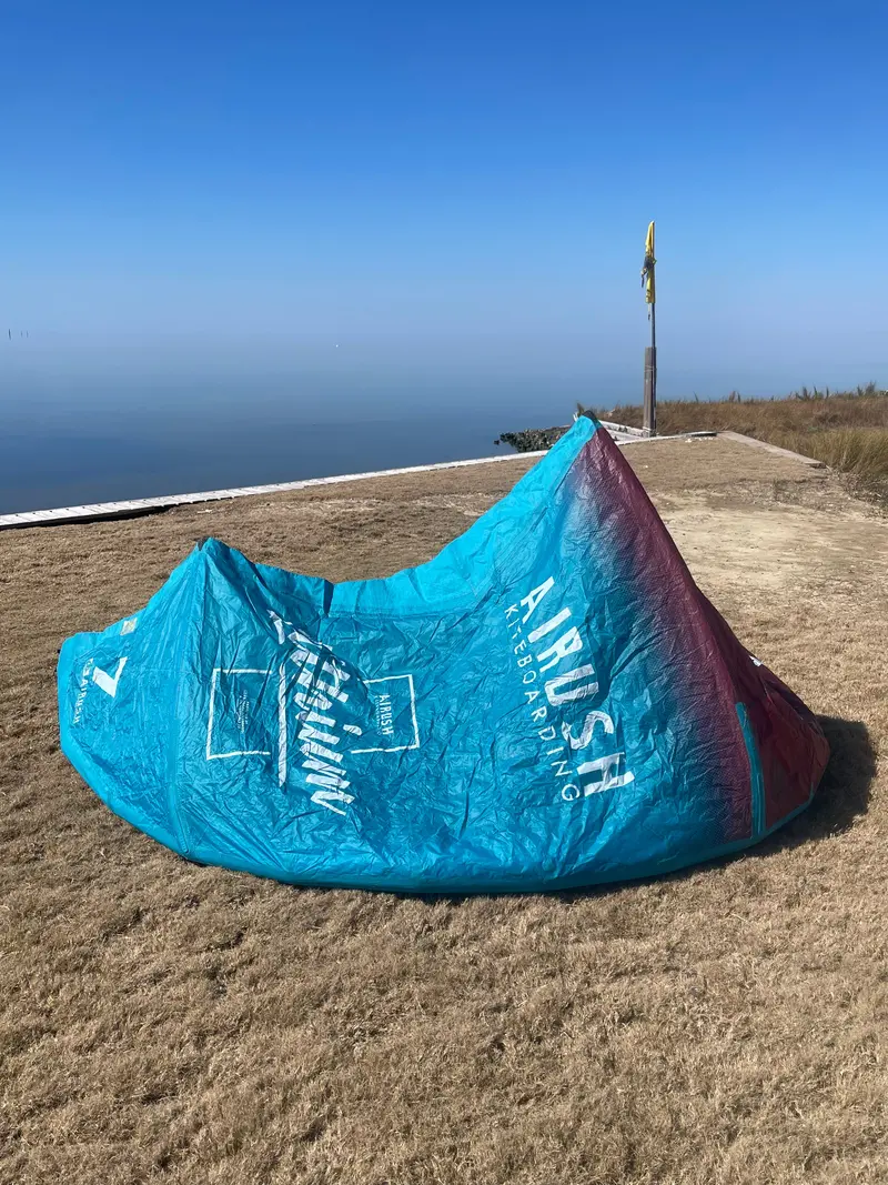 Used Airush Lithium V11 7m Kite