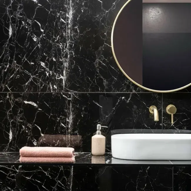 White Gold and Onyx Marble-Effect Ceramic Tile for Walls and Floors – 120x60cm
